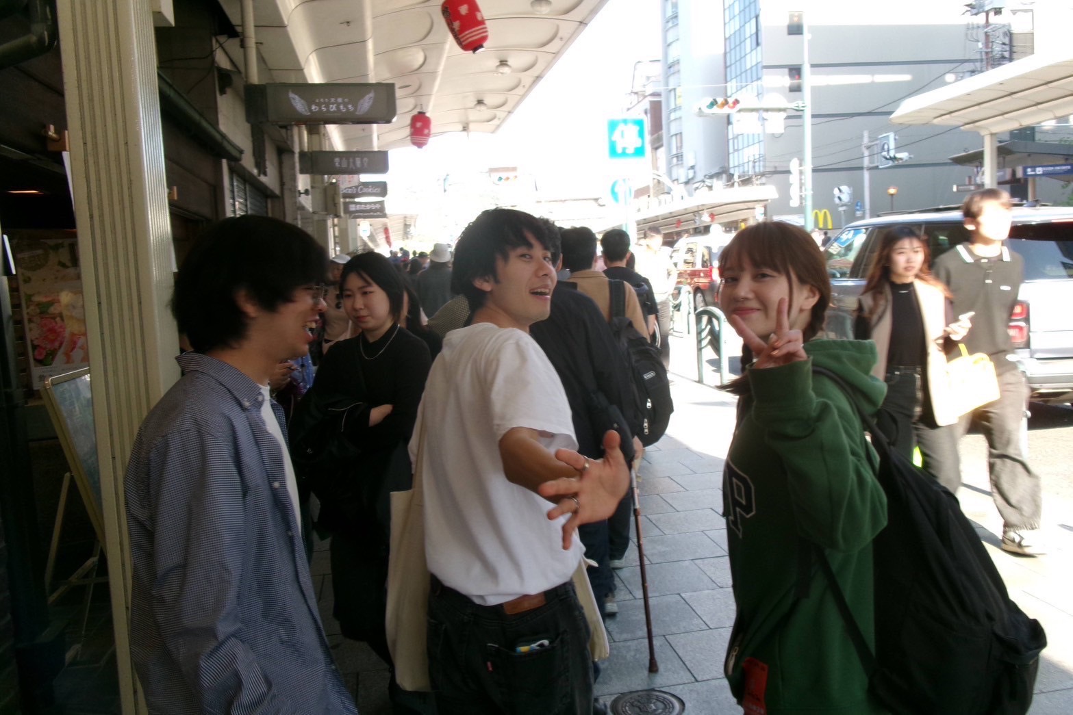 artistPhoto